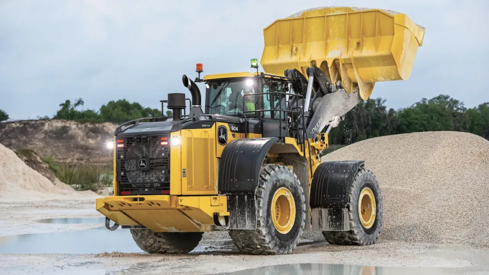 a john deere 904x unit. 