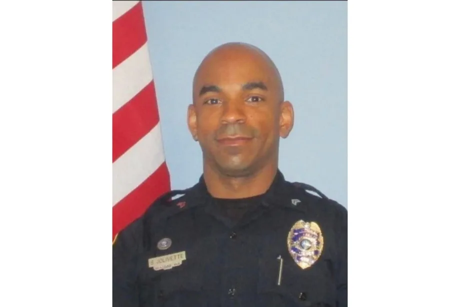 1 Louisiana Officer Killed, 3 Wounded in Hostage Incident