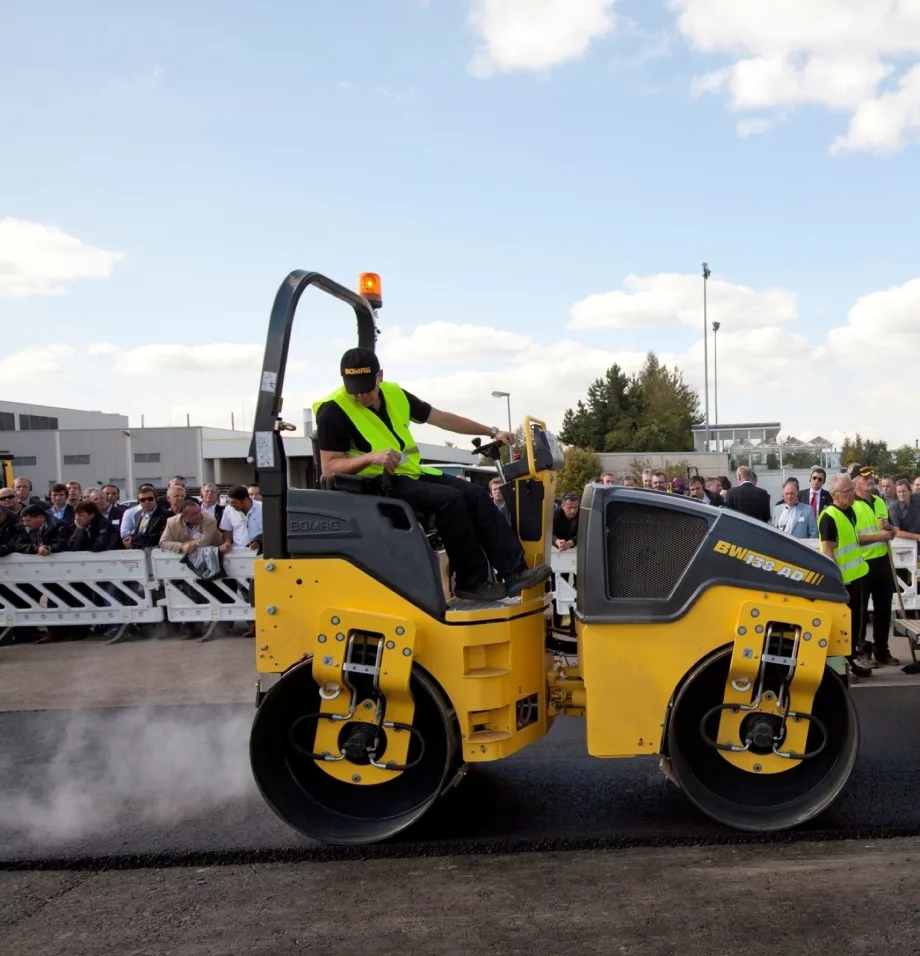 BW138AD-5 Tandem Vibratory Roller