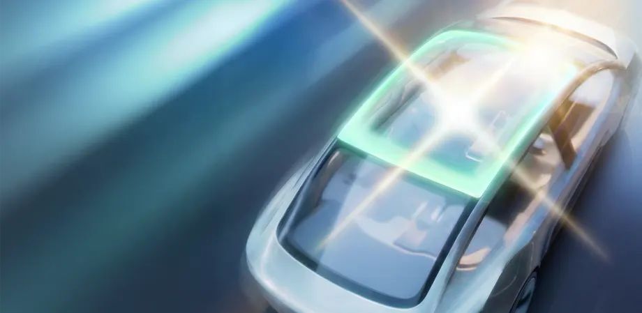 Illustration of an electric vehicle with a panoramic glass roof highlighting Eastman’s Saflex Evoca XIR.SR infrared-reflective interlayer technology.