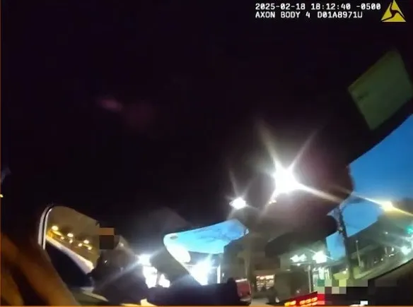 DC Police Release Video of Man Attempting to Stab Officer in Vehicle, Fatal OIS