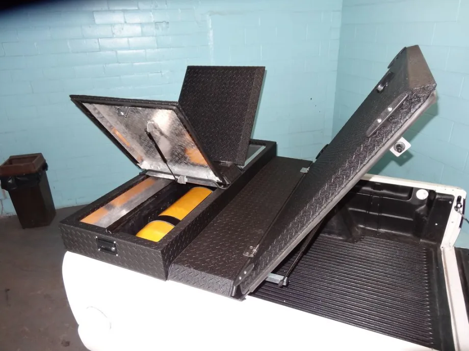 CNG-System-Compatible Tonneau Cover