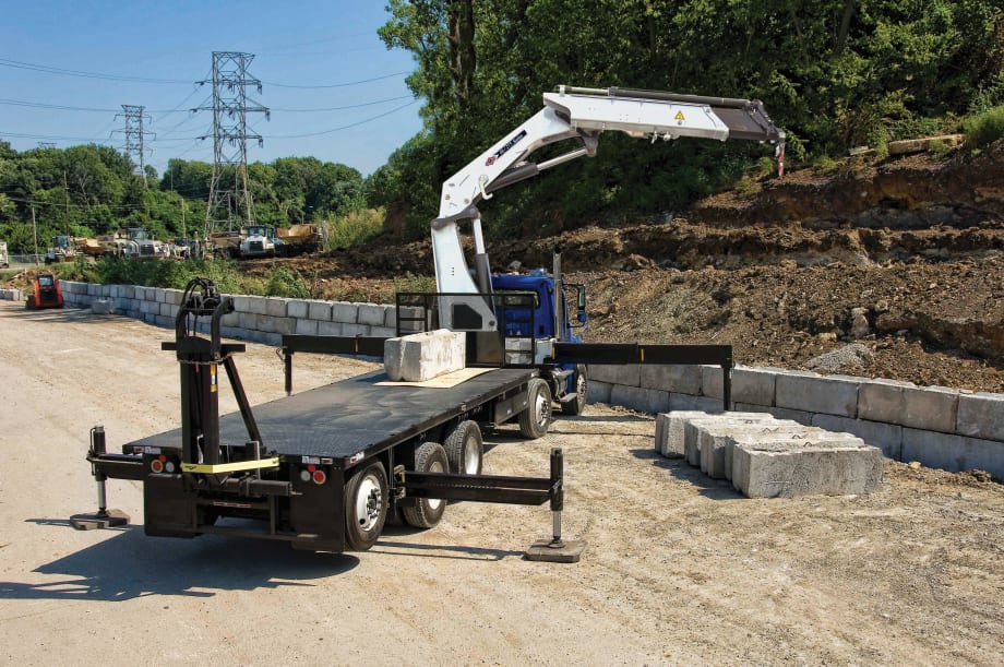 New 40 tm and 50 tm Articulating Cranes