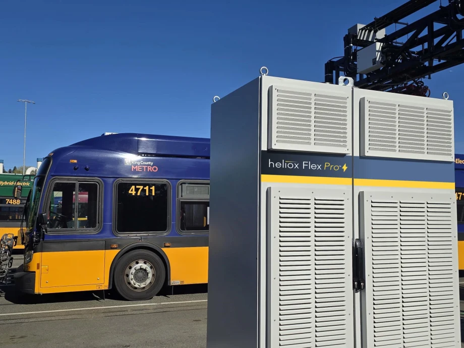 a battery electriv city bus and a Heliox battery charger