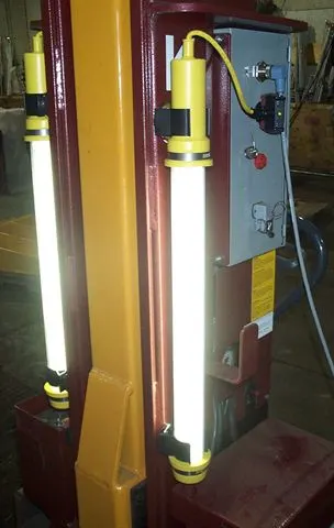 DC Powered Fluorescent Lights