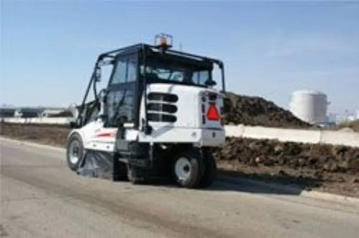 Elgin Sweeper Waterless Version of Pelican Three-Wheel Broom Sweeper