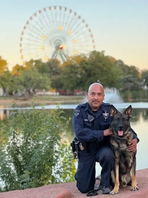 Dallas Officer Named NLEOMF Officer of the Month for Saving Child