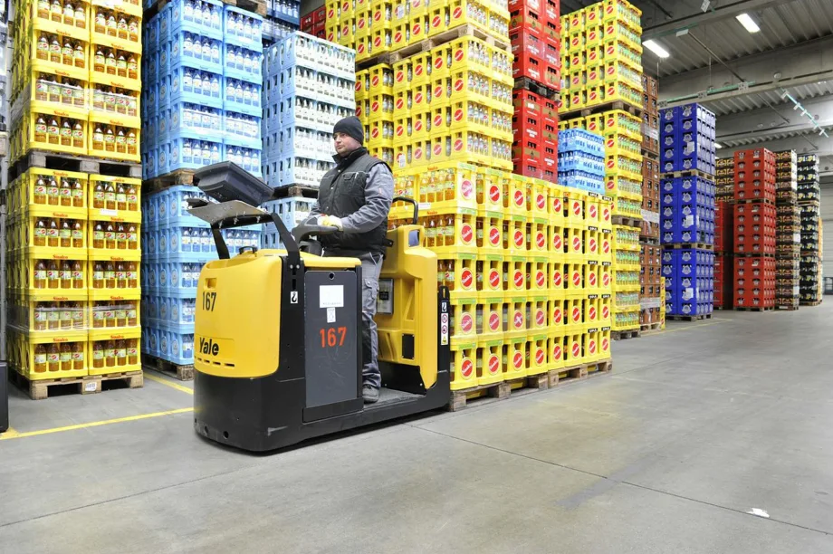MO25 Center Rider Lift Truck