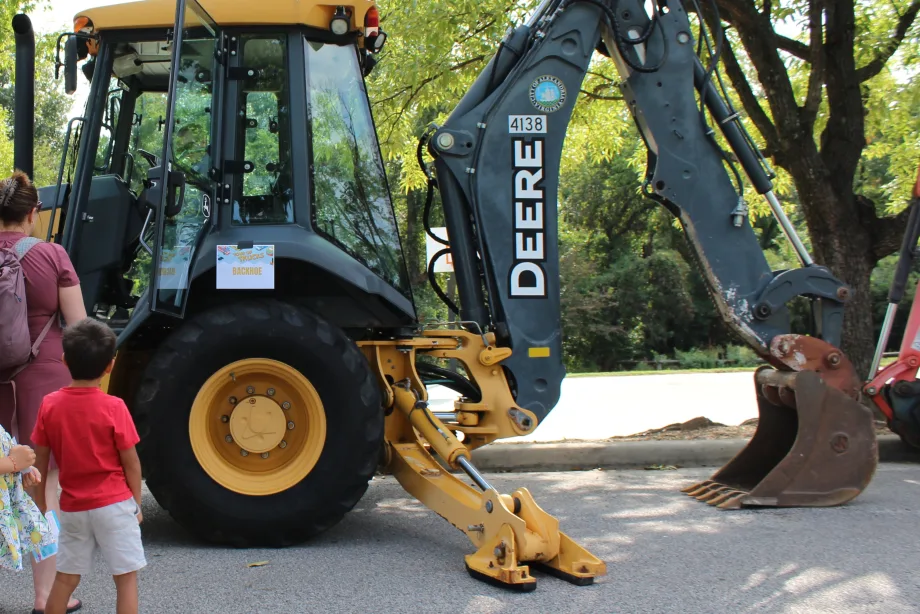 Inside Alexandria’s Tons of Trucks: A Model for Citizen Engagement in Fleet Operations