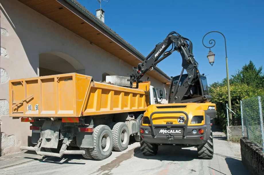 Mecalac Introduces Highly Versatile 12MTX Wheeled Excavator Loader to North American Market