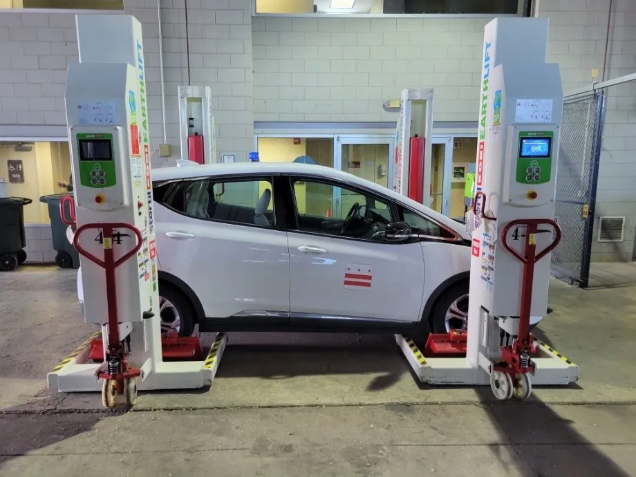 Vehicles in DC Fleet Receive Tech to Boost EV Battery Range, Efficiency