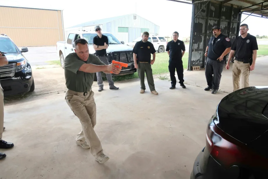 10 Tips for Felony/High Risk Traffic Stops