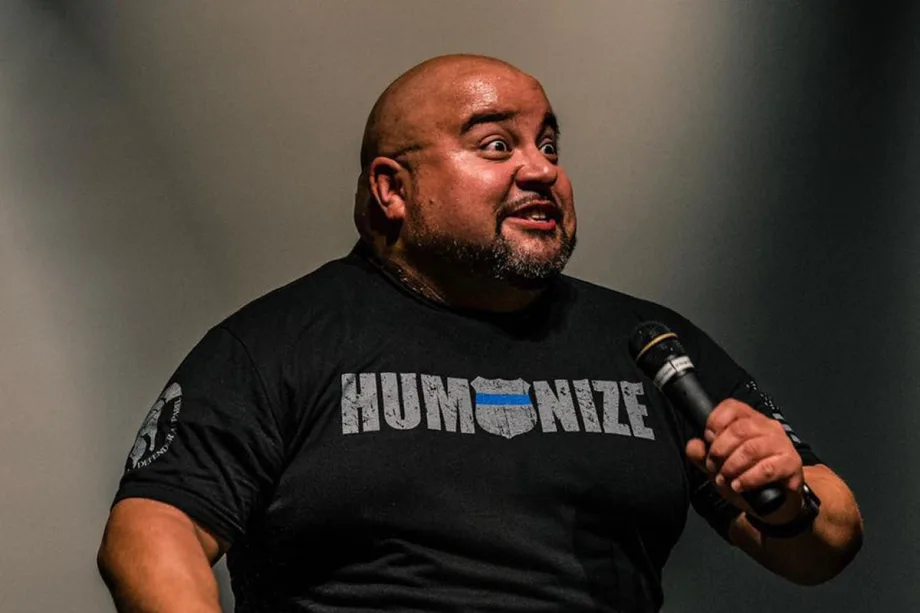 Officer Uses Stand-Up Comedy to Relieve Stress, Raise Money for Charity