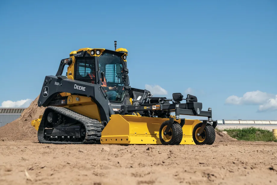 John Deere 333 P-Tier with the box blade