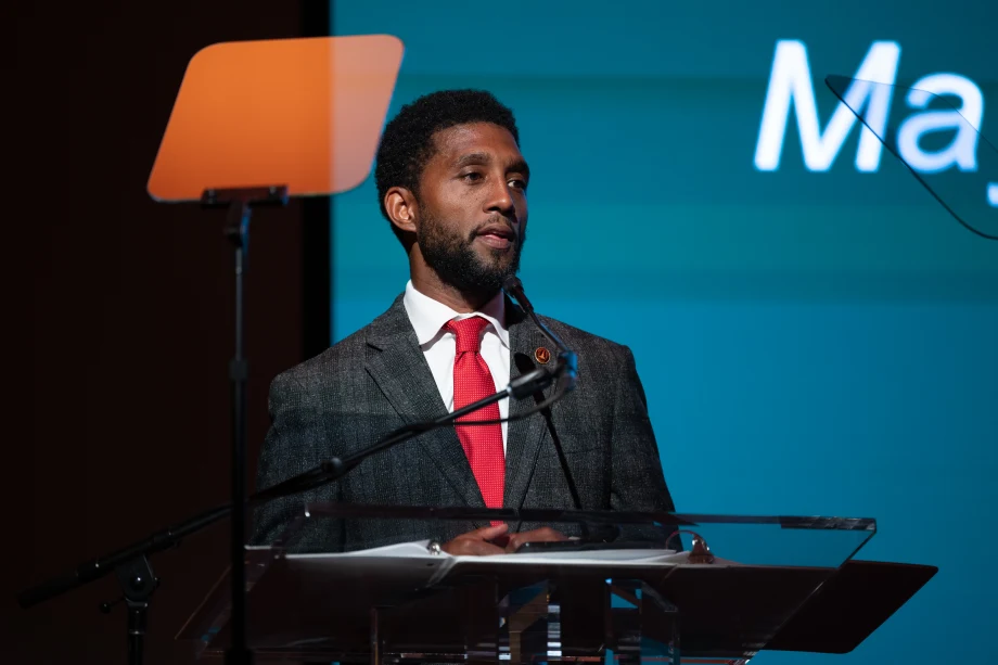 Baltimore Mayor Signs Bill to Transition City Fleet to Zero Emission